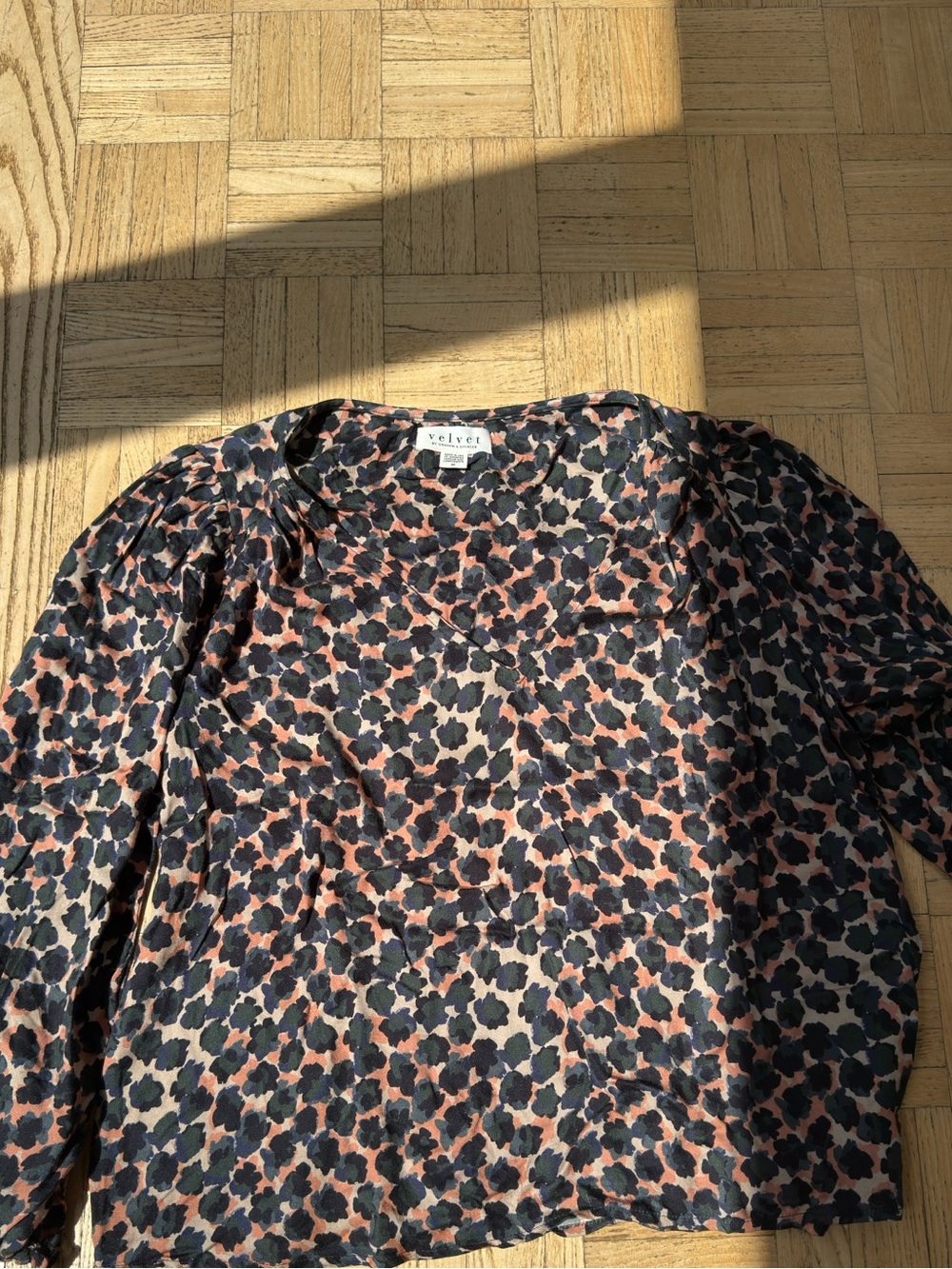 Velvet by Graham & Spencer Coral, Black mod print top